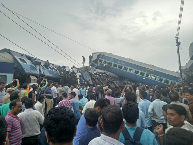 मुजफ्फरनगर के पास कलिंग उत्‍कल एक्‍सप्रेस हुई दुर्घटनाग्रस्‍त, 23 लोगों की मौत, दर्जनों घायल