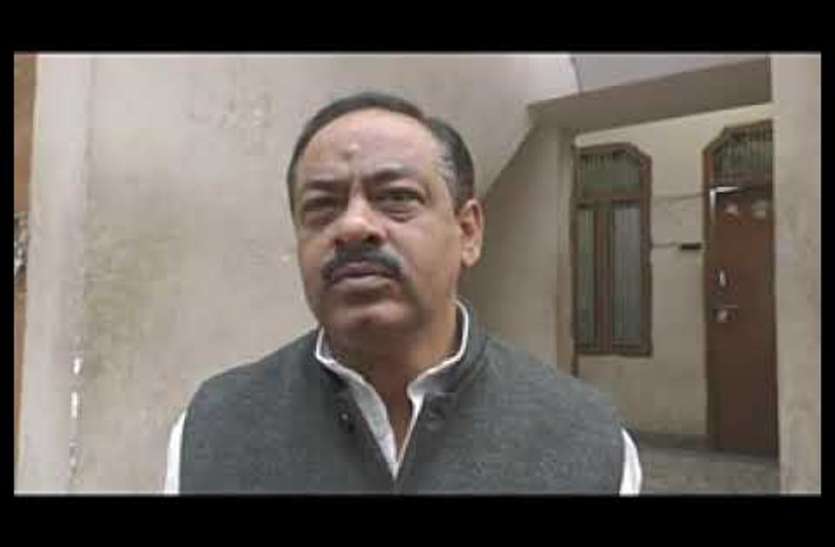 एक करोड़ की रंगदारी मांगने के आरोप में पुलिस ने सपा के इस दिग्‍गज नेता को 7-स्‍टार होटल से किया गिरफ्तार