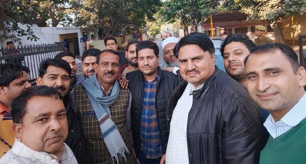 जेल से रिहा हुए चौधरी नाहिद हसन कैराना में खुशी का माहौल